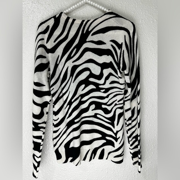 NWT Luxury Cashmere Charter Club Zebra Cashmere Sweater Crew Neck XS-S - Picture 7 of 7